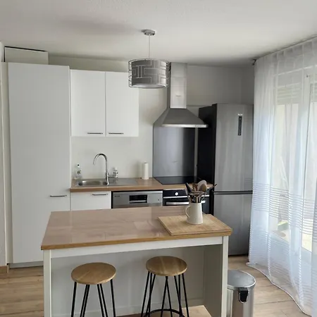 Superbe Au Calme Avec Vue Sur Le Lac. Apartment